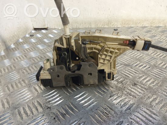 Mercedes-Benz Sprinter W906 Front door lock
