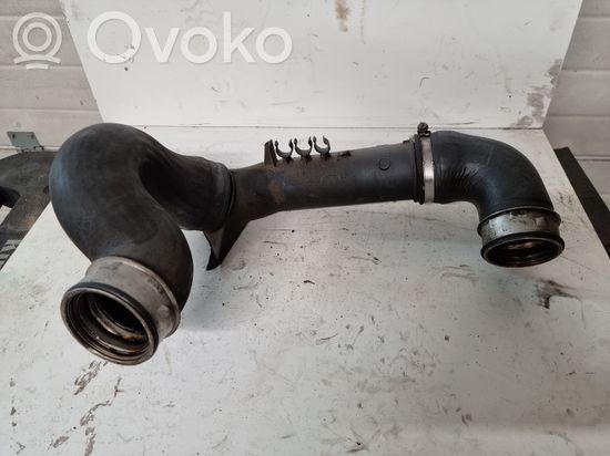 Volkswagen PASSAT B6 Intercooler pipe mounting bracket