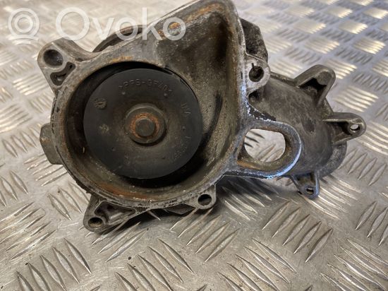 BMW 5 E39 Water pump 74775810