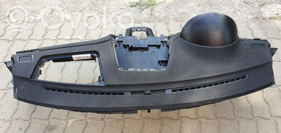 BMW X3 E83 Dashboard