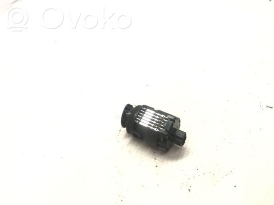 Mercedes-Benz E W211 Interior temperature sensor A2118300272