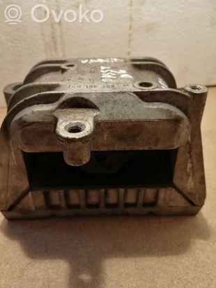 Volkswagen PASSAT B6 Engine mount bracket ORIGINALI