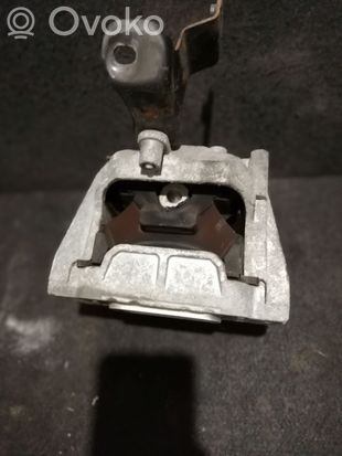 Volkswagen Golf V Engine mount bracket VW