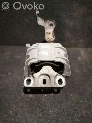 Volkswagen Golf V Engine mount bracket VW