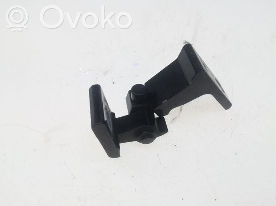 Audi A4 S4 B8 8K Front door lower hinge 8K0831402E