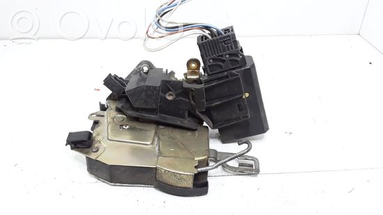 BMW 3 E36 Front door lock 8353012