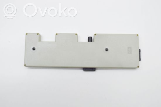 BMW 3 E90 E91 Aerial antenna amplifier 213675 13949506