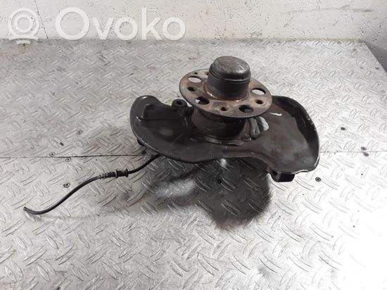Mercedes-Benz C W203 Front wheel hub