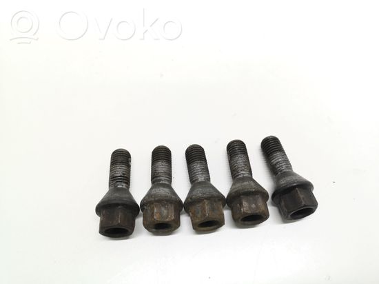 BMW 3 E90 E91 Nuts/bolts
