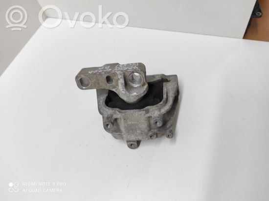Volkswagen PASSAT CC Engine mount bracket HM345M10
