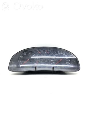 Volkswagen PASSAT B5 Speedometer (instrument cluster) 3D0919881