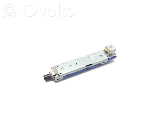 Audi A4 S4 B9 Aerial antenna amplifier 8W9035225D
