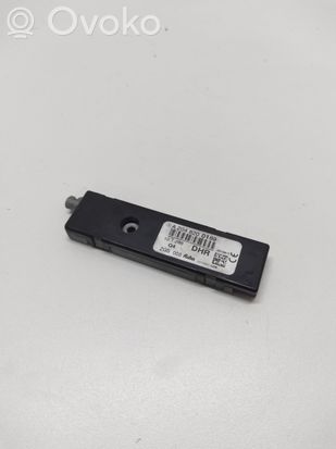 Mercedes-Benz E W212 Aerial antenna amplifier A2048200189