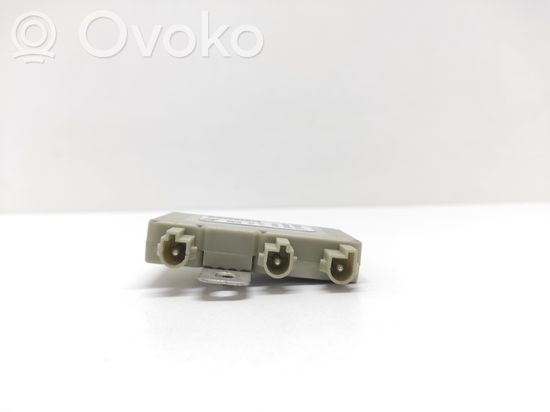 BMW 7 E65 E66 Aerial antenna amplifier 8368205 1749901
