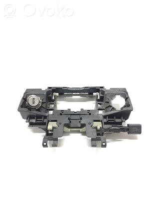 Audi A8 S8 D3 4E Front door exterior handle/bracket 4E1837885