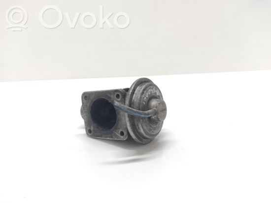 BMW 5 E39 EGR valve 72813800