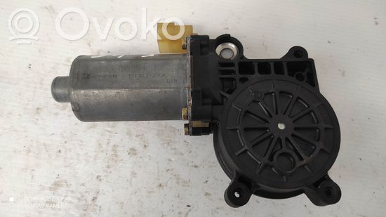 BMW 3 E46 Front door window regulator motor 0130821717 676283620640