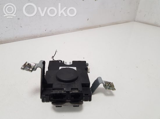 Audi A6 S6 C5 4B Aerial antenna amplifier 8P0035225D 8P0035225D 8P0035225D