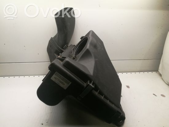 BMW 1 E81 E87 Air filter box 70315899