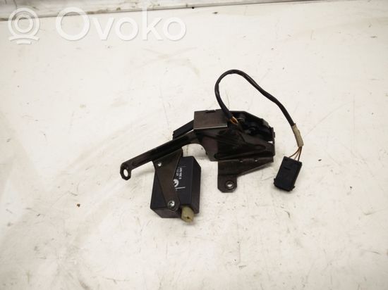 BMW 5 E39 Tailgate window lock/catch/latch 8238469