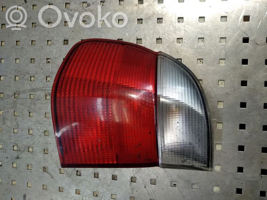 BMW 5 E39 Rear/tail lights 2496339 393390
