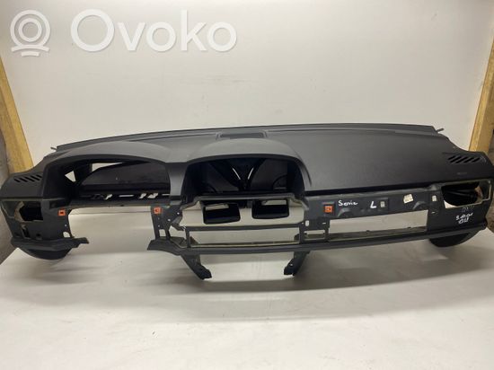 BMW 7 E65 E66 Dashboard 8223577 7022829