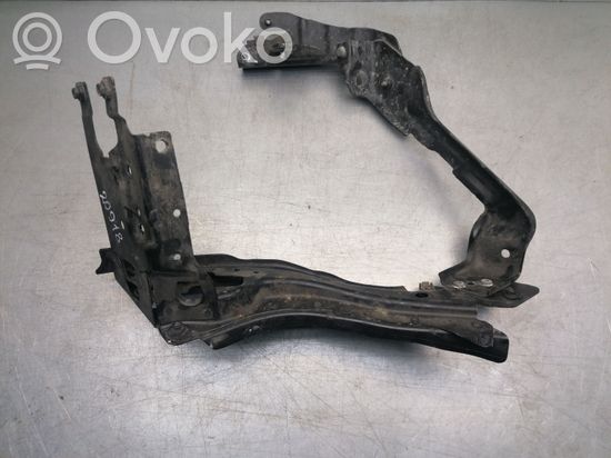 Mercedes-Benz E W211 Top upper radiator support slam panel