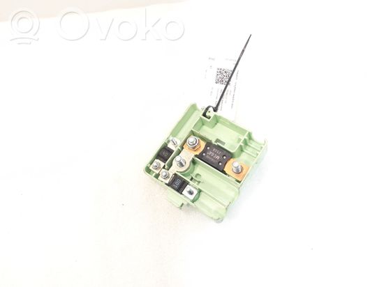 BMW X3 E83 Fuse 6928945