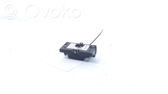Audi TT TTS Mk2 Aerial antenna amplifier 8J8035570