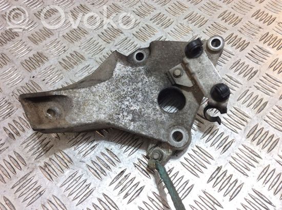 BMW 3 E90 E91 Engine mounting bracket 6775041