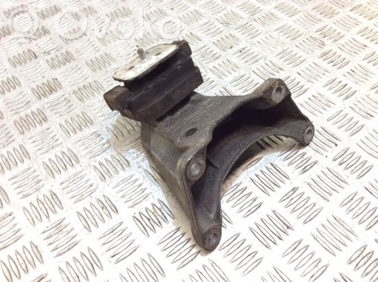 BMW 5 E60 E61 Engine mount bracket 6761108