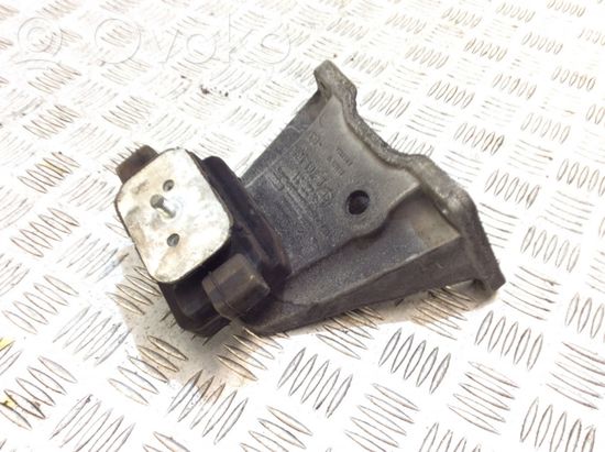 BMW 5 E60 E61 Engine mount bracket 6761108