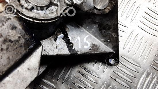 Volkswagen PASSAT B6 EGR valve 06F131503B