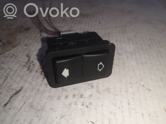BMW 5 E39 Electric window control switch 8368974