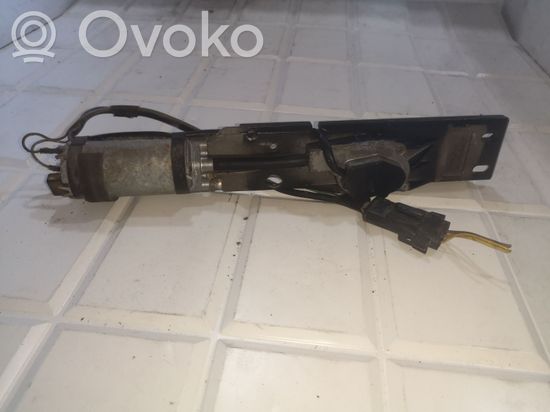 BMW 7 E38 Central locking motor 0390201300 8352202