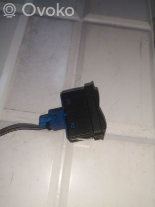 BMW 7 E38 Electric window control switch 8368932