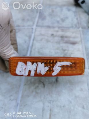 BMW 5 E39 Front fender indicator light 8360589