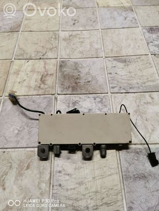 BMW 5 E39 Aerial antenna amplifier 65258380685