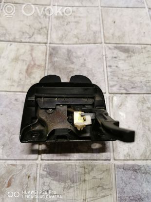 Audi A3 S3 8L Tailgate/trunk/boot lock/catch/latch 8P3827520A