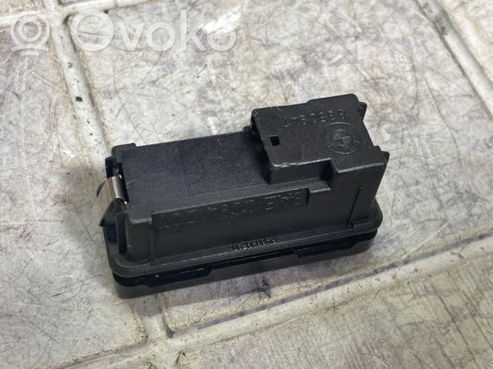 BMW 5 E39 Hazard light switch 8350947