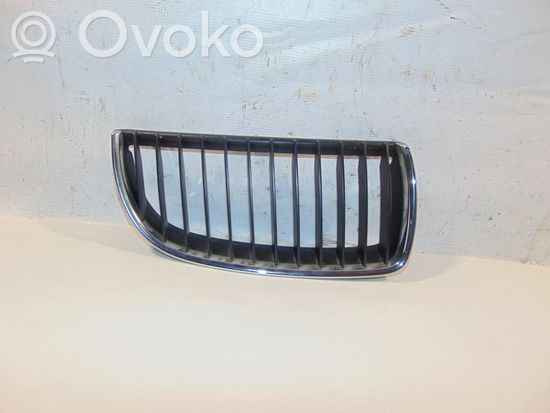 BMW 3 E90 E91 Front bumper upper radiator grill 51137120008 7120008