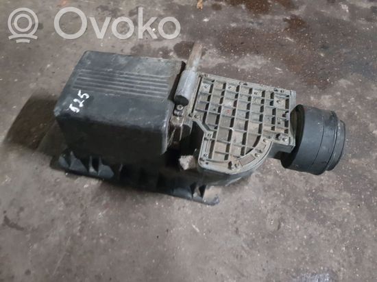 BMW 5 E34 Air filter box 1719962