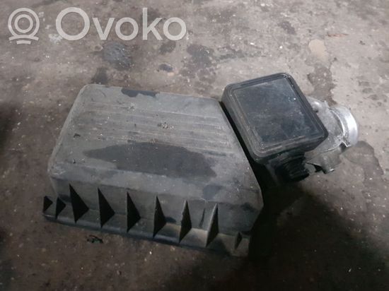 BMW 5 E34 Air filter box
