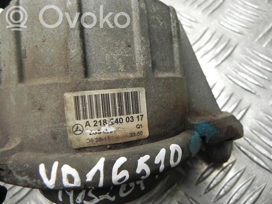 Mercedes-Benz E A207 Engine mount bracket A2182400317 VD16510