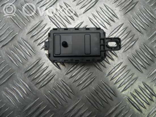 BMW X1 F48 F49 Aerial antenna amplifier 8706502 U373
