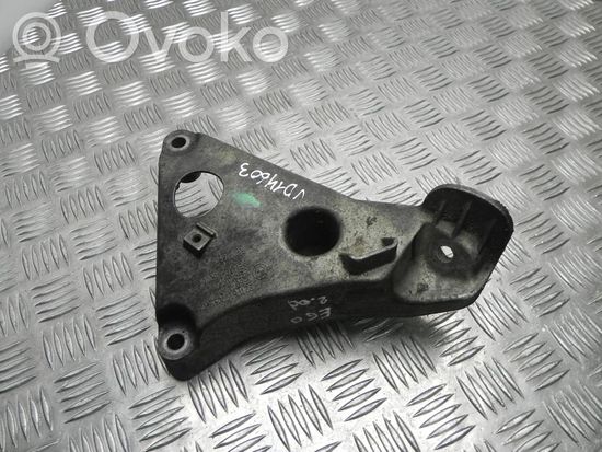 BMW 5 E60 E61 Engine mounting bracket 6777053 VD14603