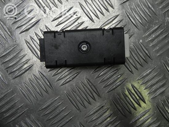 BMW 5 GT F07 Aerial antenna amplifier 9151773 U318