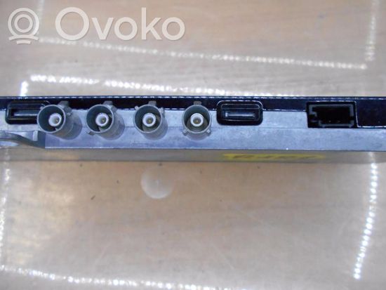 Audi A6 S6 C6 4F Aerial antenna amplifier 4F9035225D R181
