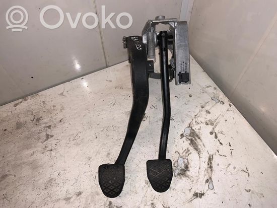BMW 1 E81 E87 Clutch pedal 678711 D15-6