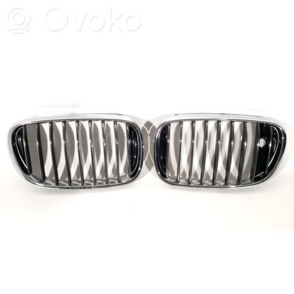 BMW 7 G11 G12 Front bumper upper radiator grill 7357011